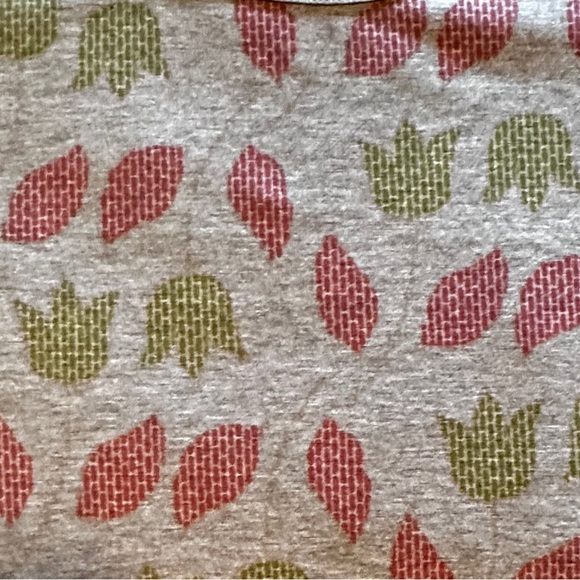 LuLaRoe Classic Tee 2X - Picture 2 of 4